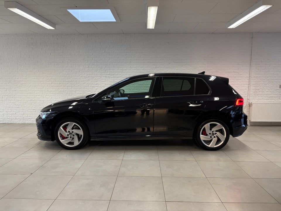 VW Golf VIII 1,4 GTE DSG 5d