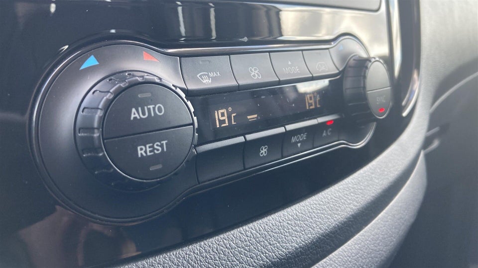 Mercedes Vito 114 2,0 CDi Kassevogn aut. L RWD