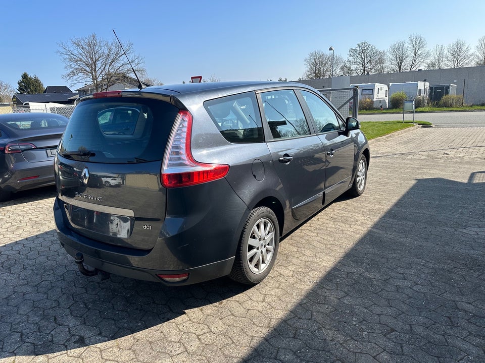 Renault Grand Scenic III 1,6 16V Authentique+ 7prs 5d