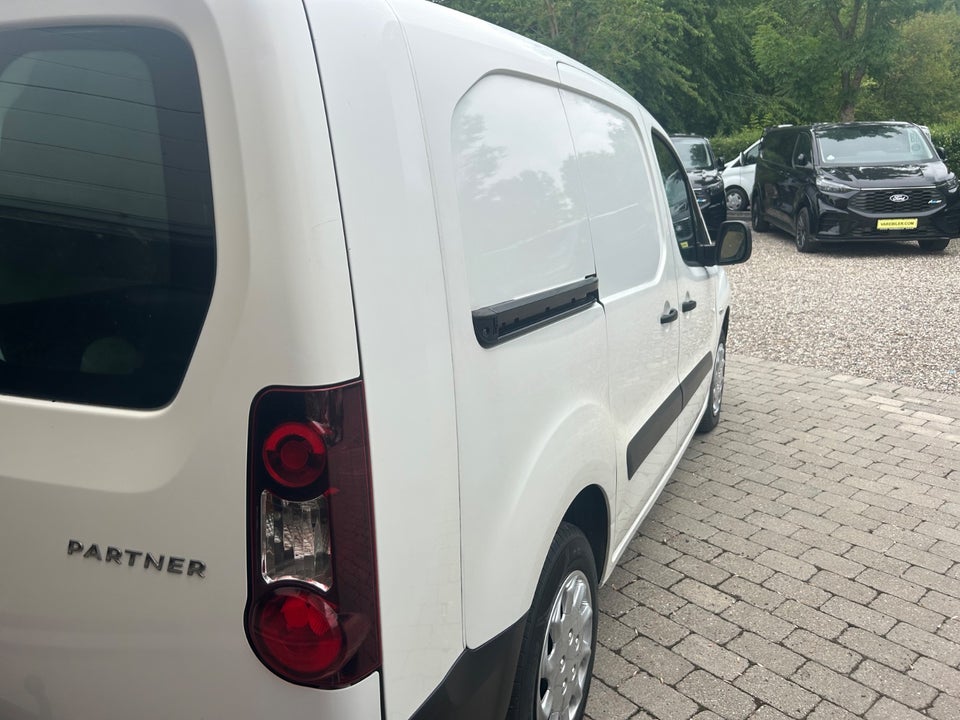 Peugeot Partner 1,6 BlueHDi 100 L2 Flex Van 5d