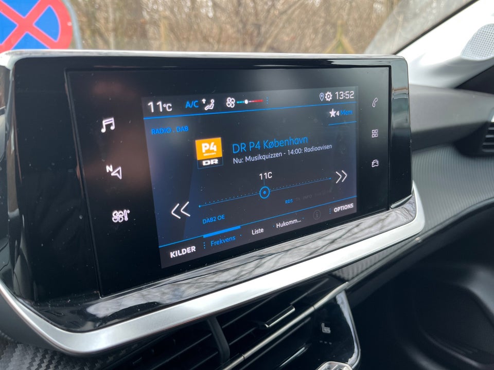 Peugeot 208 1,2 PureTech 75 Black Limited 5d