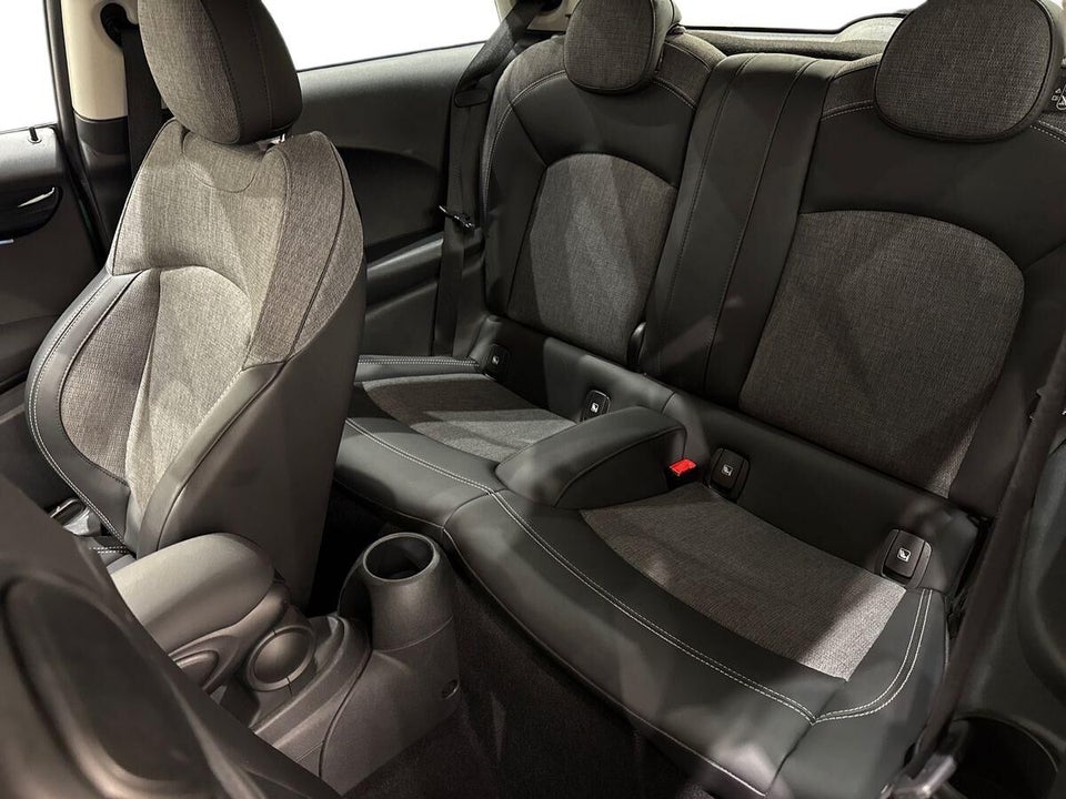 MINI Cooper SE Classic Trim 3d