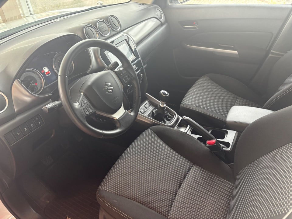 Suzuki Vitara 1,4 mHybrid Active 5d