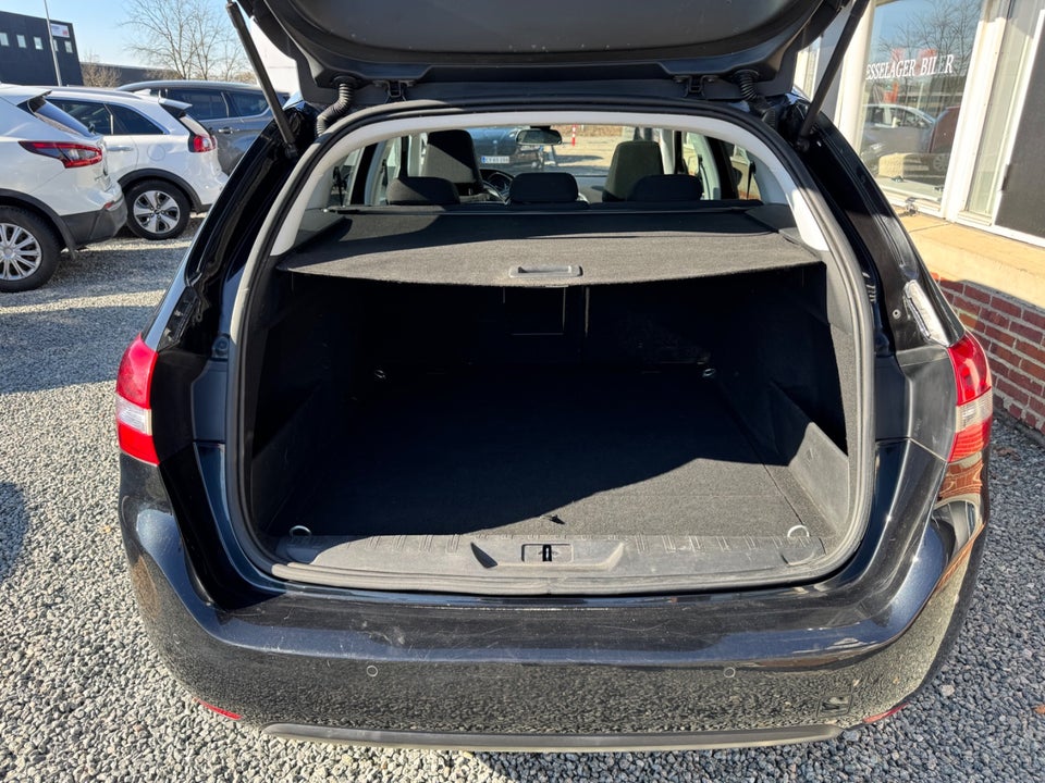 Peugeot 308 1,6 BlueHDi 120 Allure Sky SW 5d