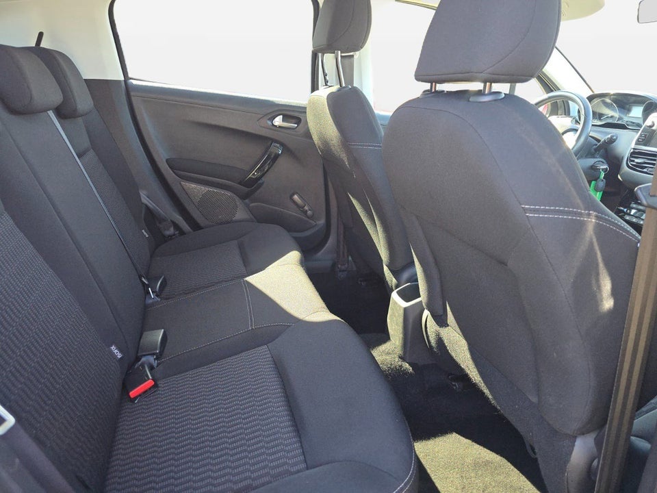 Peugeot 208 1,2 PureTech 82 Envy 5d