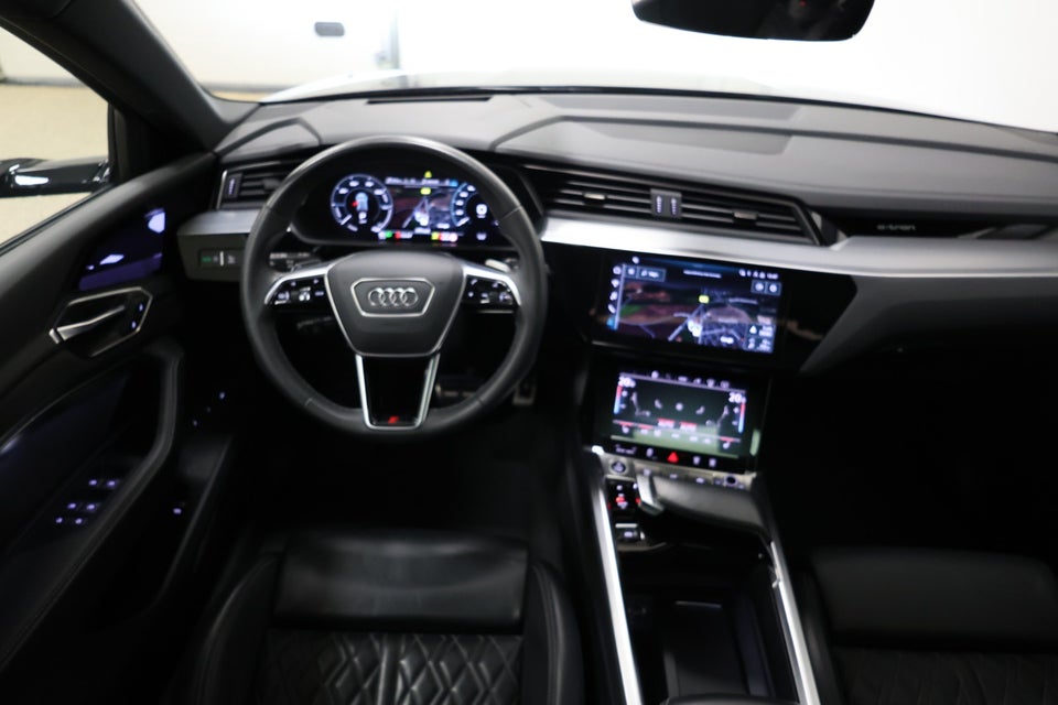 Audi Q8 e-tron 55 S-line quattro 5d