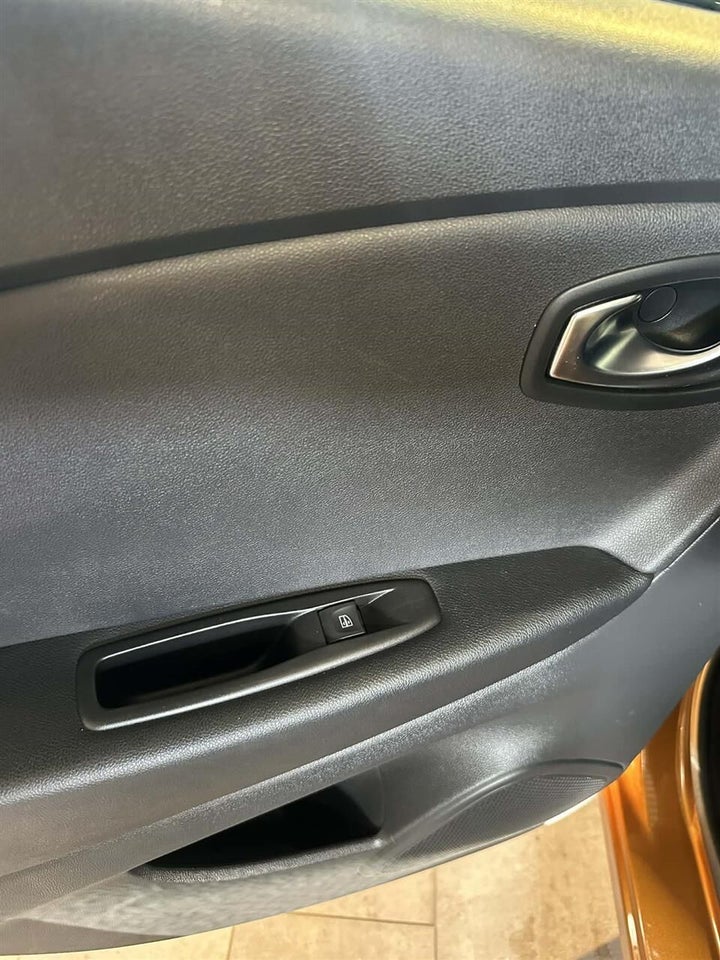 Renault Captur 1,2 TCe 120 Expression 5d