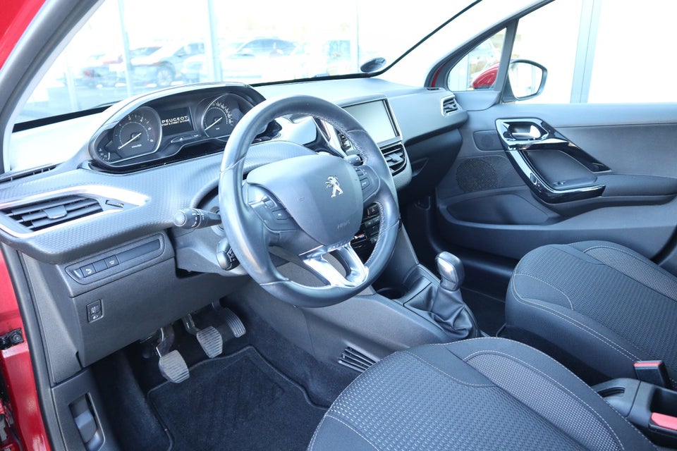 Peugeot 208 1,5 BlueHDi 100 Allure Sky 5d
