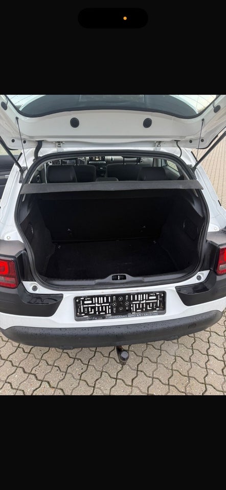 Citroën C4 Cactus 1,2 PureTech 110 Shine 5d