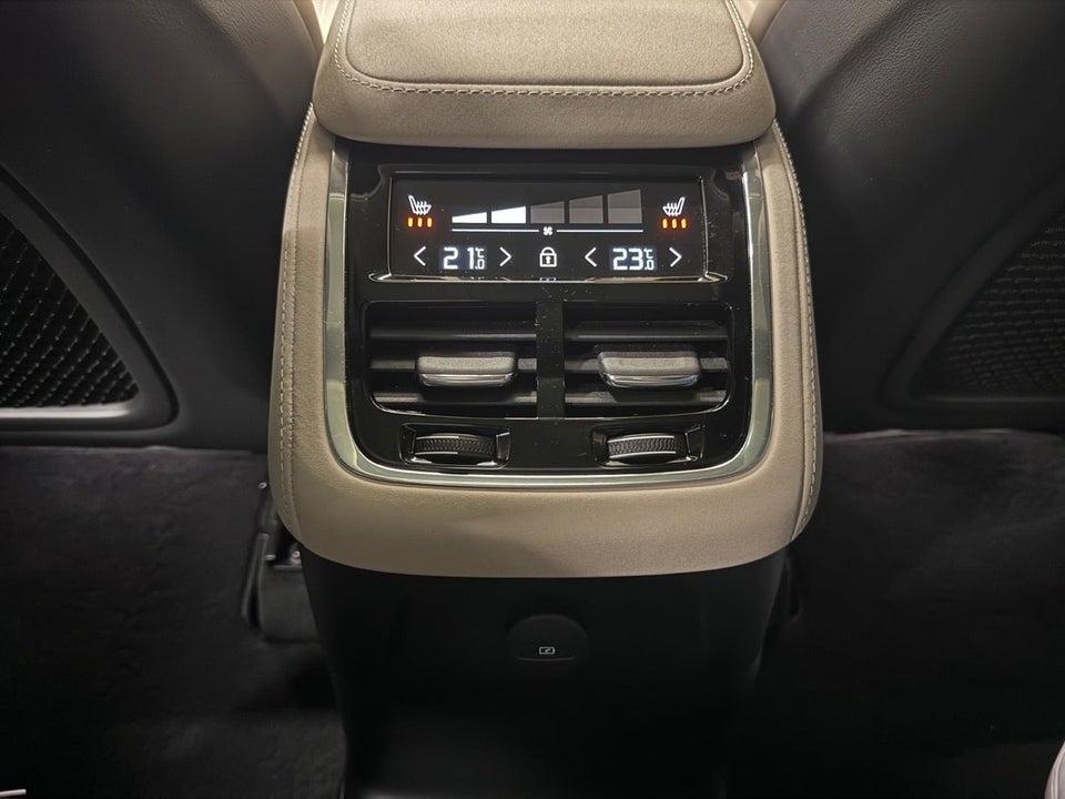 Volvo XC90 2,0 T8 ReCharge Ultra Dark aut. AWD 7prs 5d