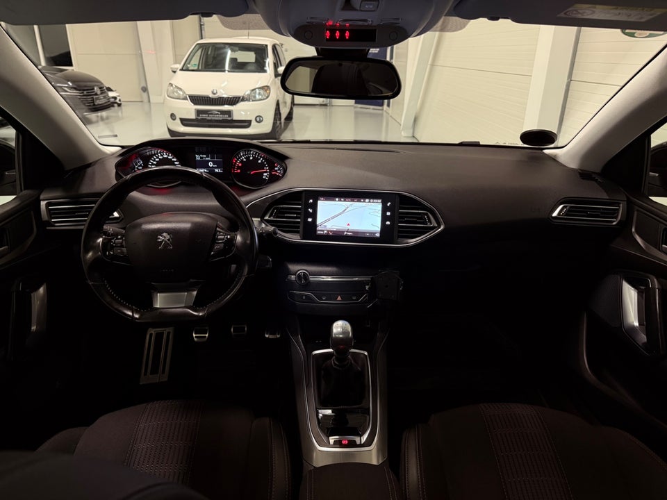 Peugeot 308 1,5 BlueHDi 130 Allure+ Sky SW 5d