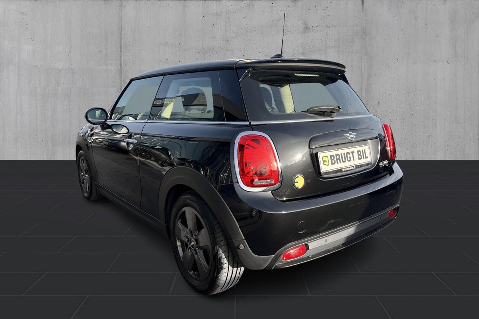 MINI Cooper SE Essential 3d