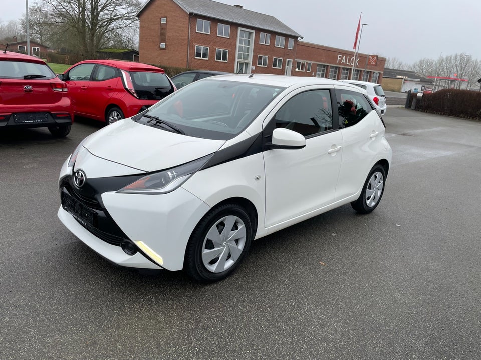 Toyota Aygo 1,0 VVT-i x-play 5d