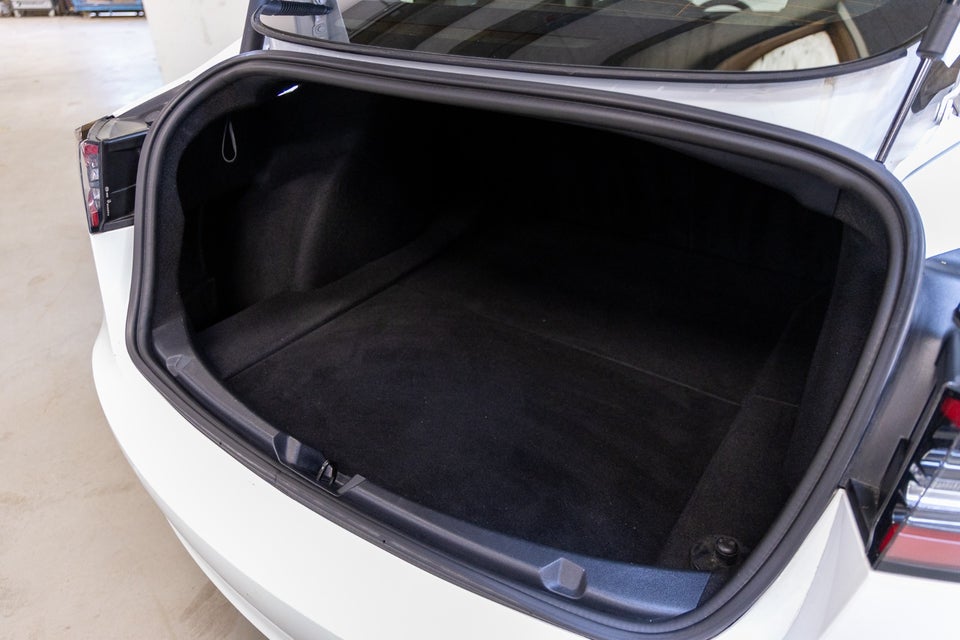 Tesla Model 3 RWD 4d