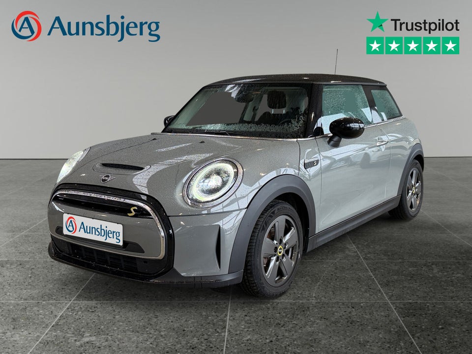 MINI Cooper SE Essential 3d