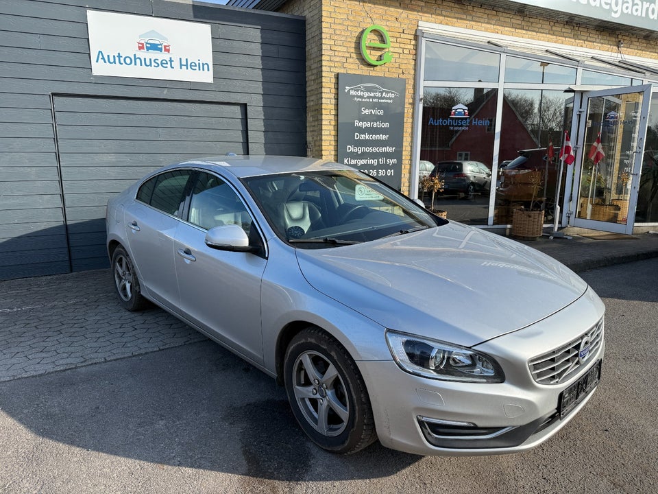 Volvo S60 1,6 T4 180 Summum 4d