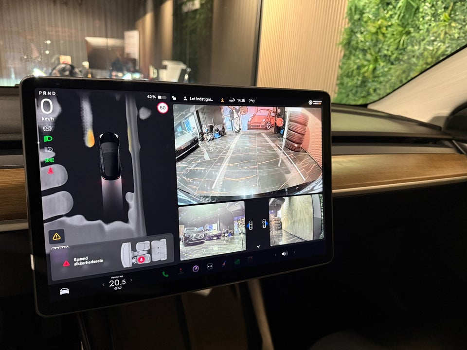 Tesla Model 3 RWD 4d