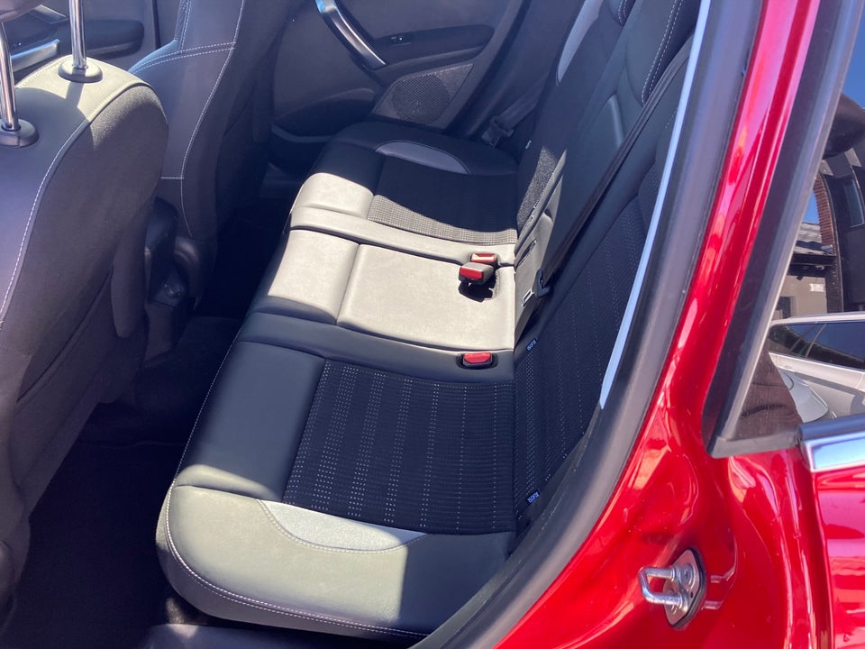 Peugeot 2008 1,2 e-THP 110 Desire Sky 5d