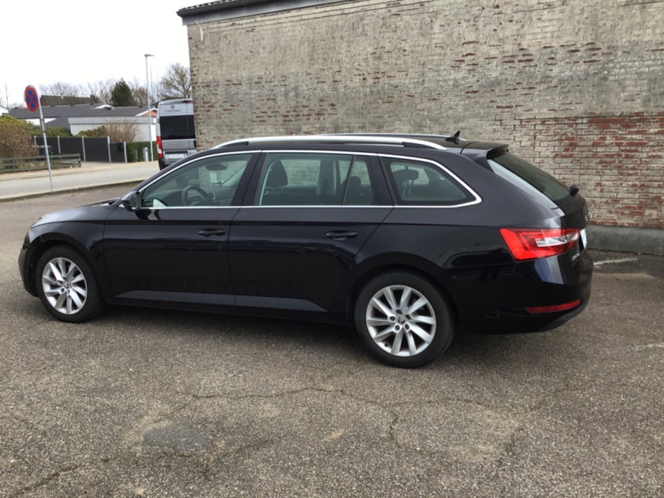 Skoda Superb 1,4 TSi iV Plus Combi DSG 5d