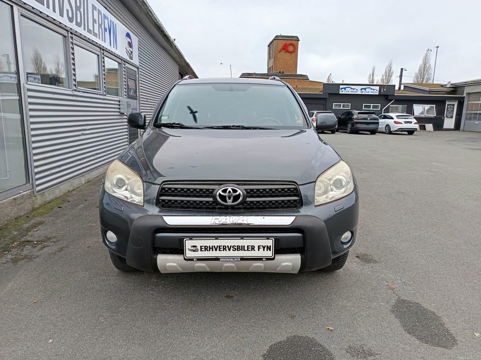 Toyota RAV4 2,0 VVT-i 4x4 Van 5d