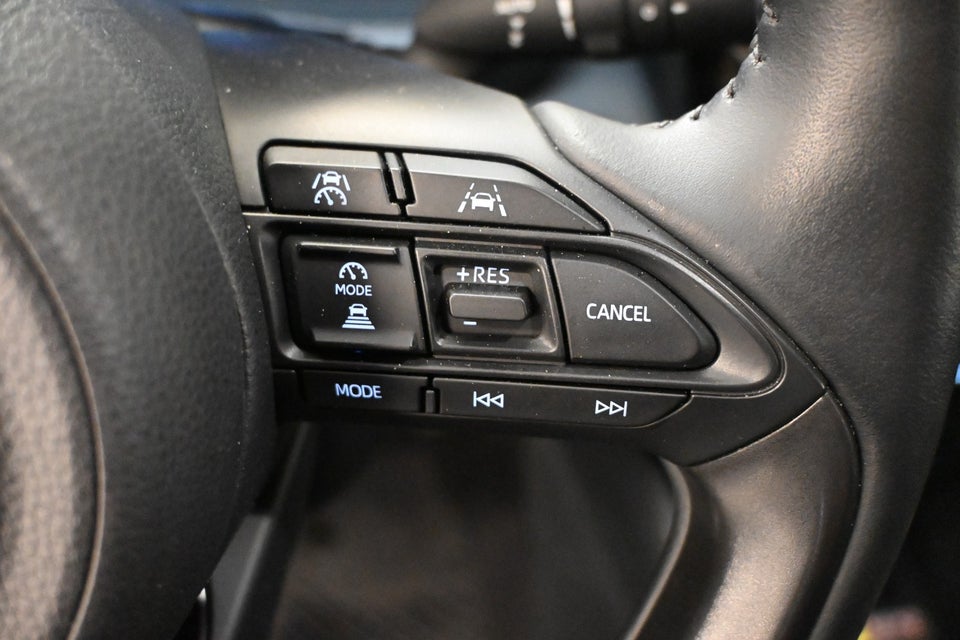 Toyota Yaris 1,5 Hybrid Executive e-CVT 5d