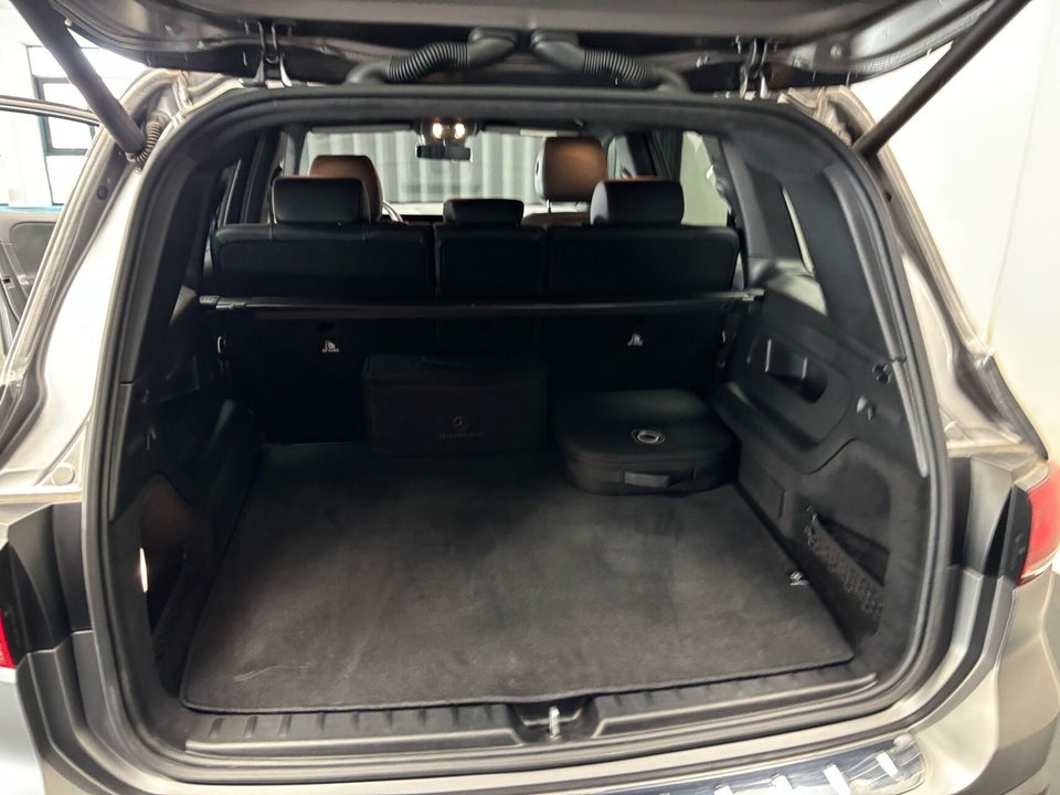 Mercedes EQB250 AMG Line 5d