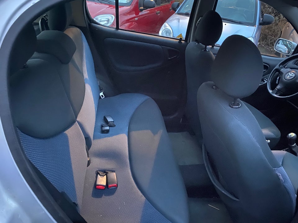 Toyota Yaris 1,4 D-4D Terra 5d