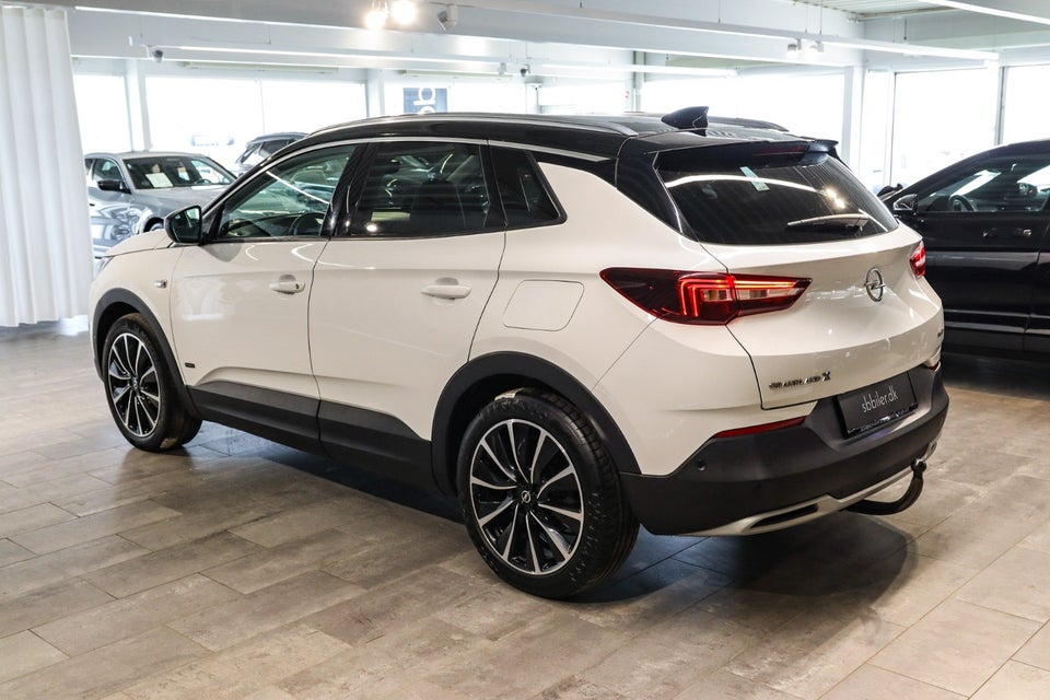 Opel Grandland X 1,6 Hybrid4 Impress aut. 5d