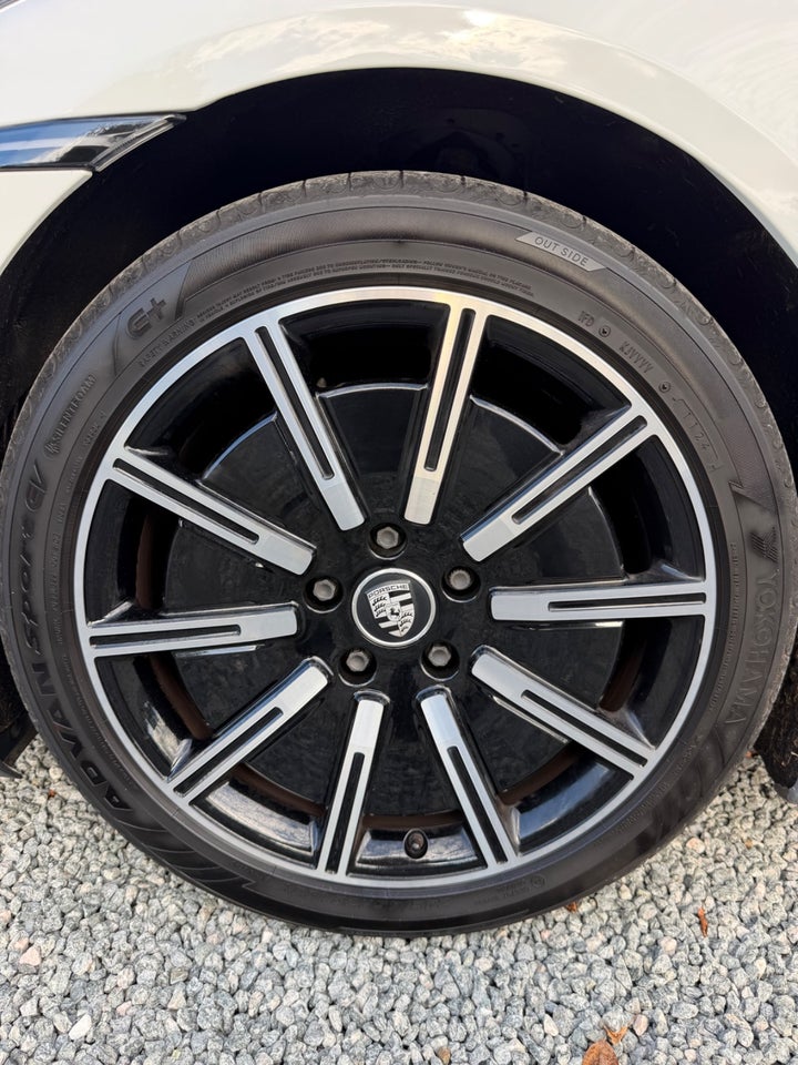Porsche Taycan Performance+ 4d