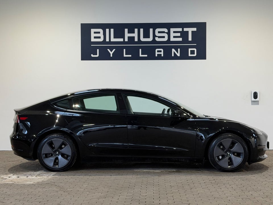 Tesla Model 3 Long Range AWD 4d