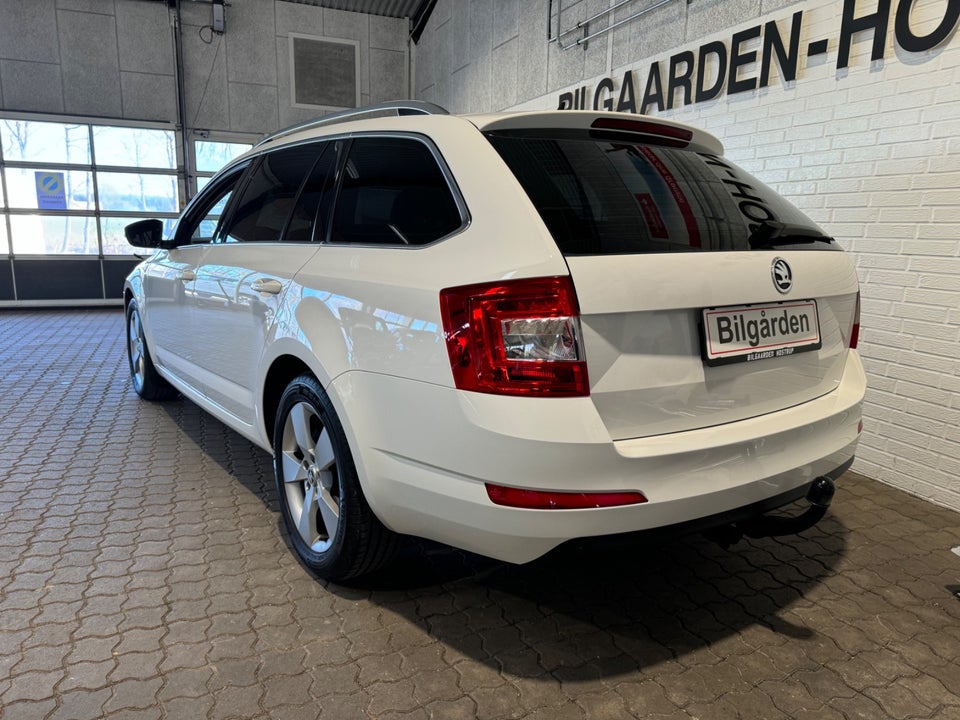 Skoda Octavia 1,6 TDi 105 Ambition Combi 5d