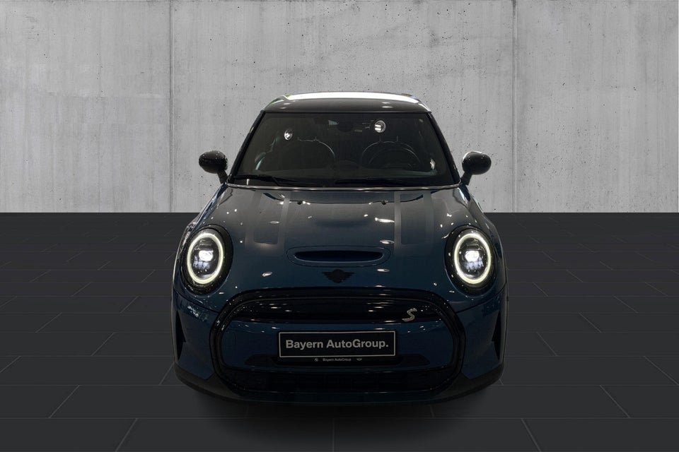 MINI Cooper SE Essential 3d