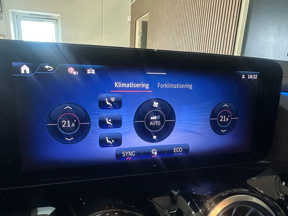 Mercedes EQA250+ AMG Line Advance Plus 5d