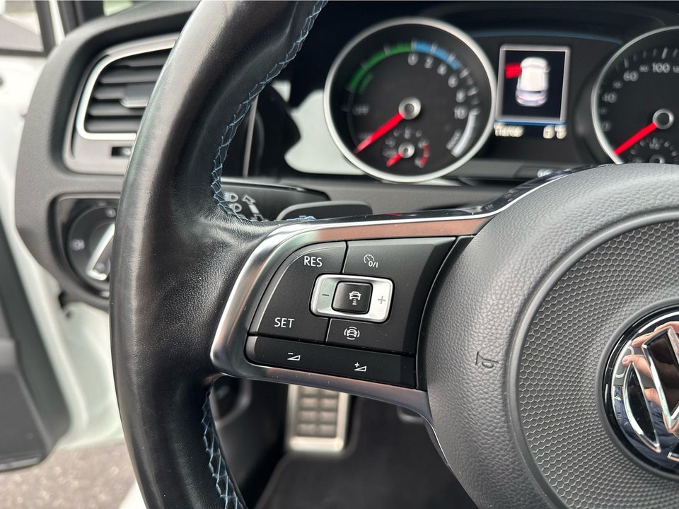 VW Golf VII 1,4 GTE DSG 5d