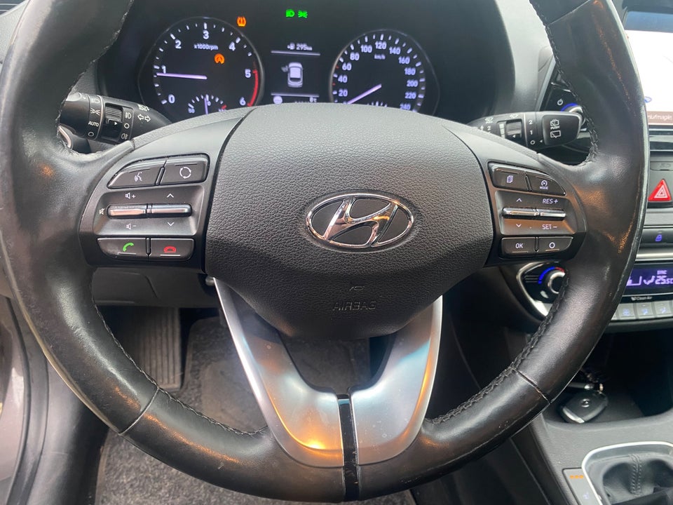 Hyundai i30 1,6 CRDi 110 Premium 5d