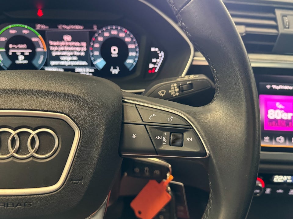 Audi Q3 45 TFSi e Attitude plus S-tr. 5d