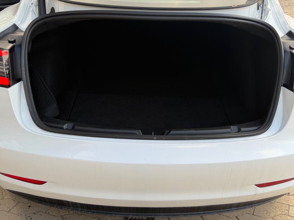 Tesla Model 3 Long Range RWD 4d