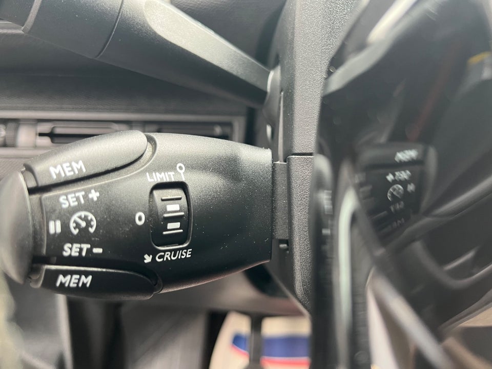 Peugeot 3008 1,6 BlueHDi 120 Allure 5d