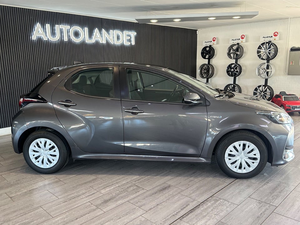 Toyota Yaris 1,5 Hybrid H1 e-CVT 5d