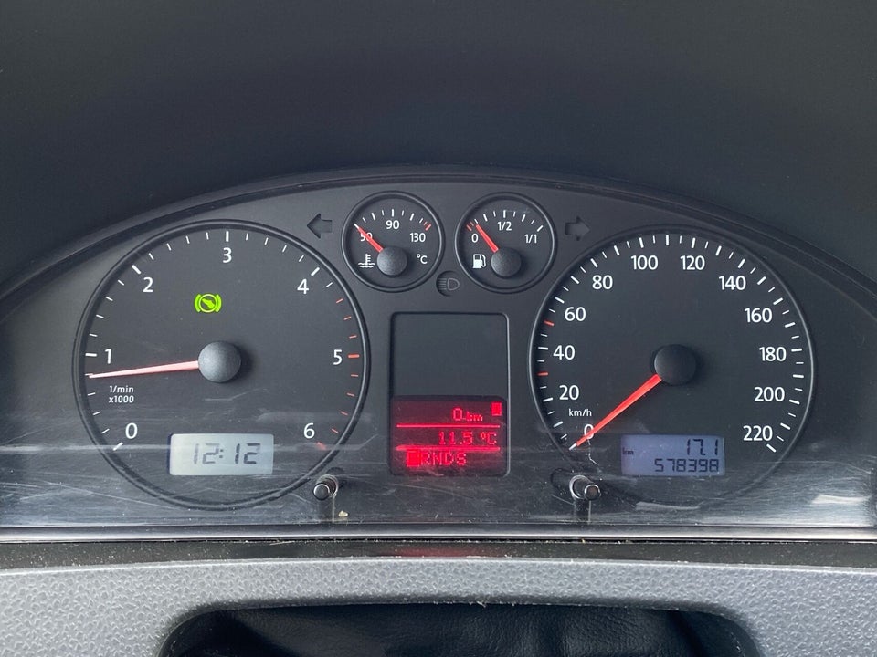 VW Caravelle 2,5 TDi 130 Trendline aut. lang 4d