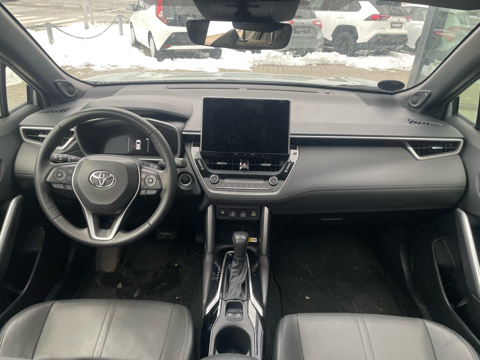 Toyota Corolla Cross 2,0 Hybrid Elegant Luxury CVT 5d