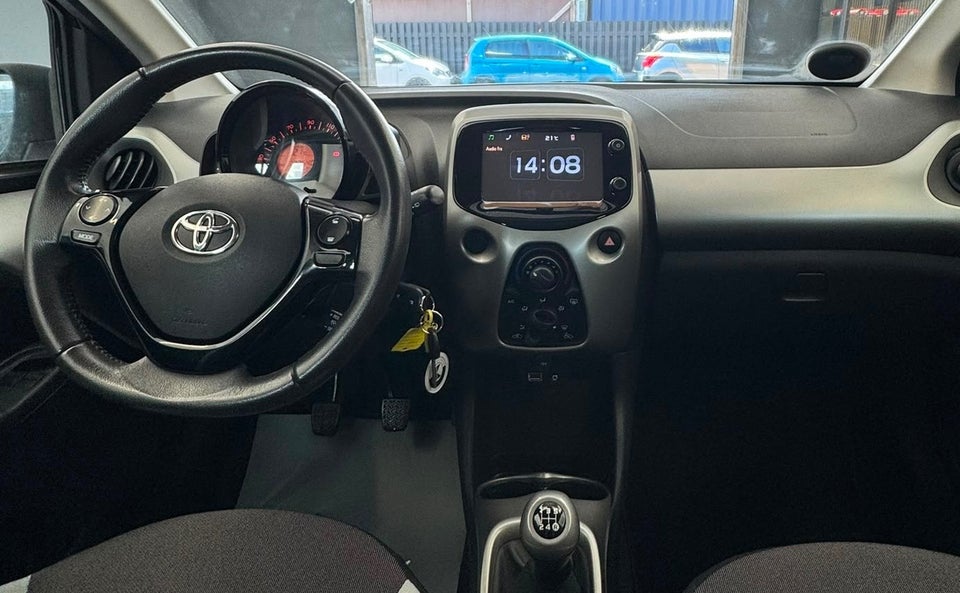Toyota Aygo 1,0 VVT-i x-play x-touch 5d