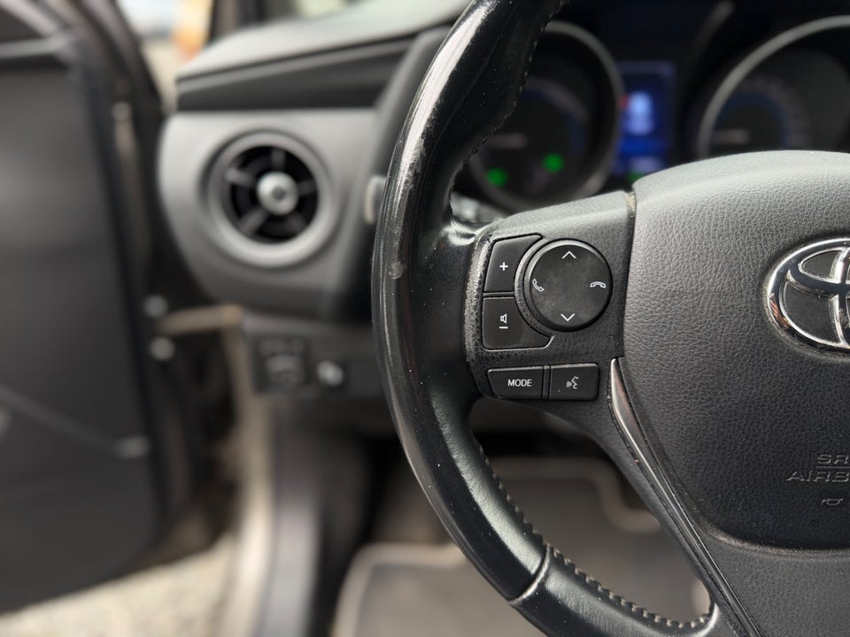 Toyota Auris 1,8 Hybrid H2 Comfort CVT 5d