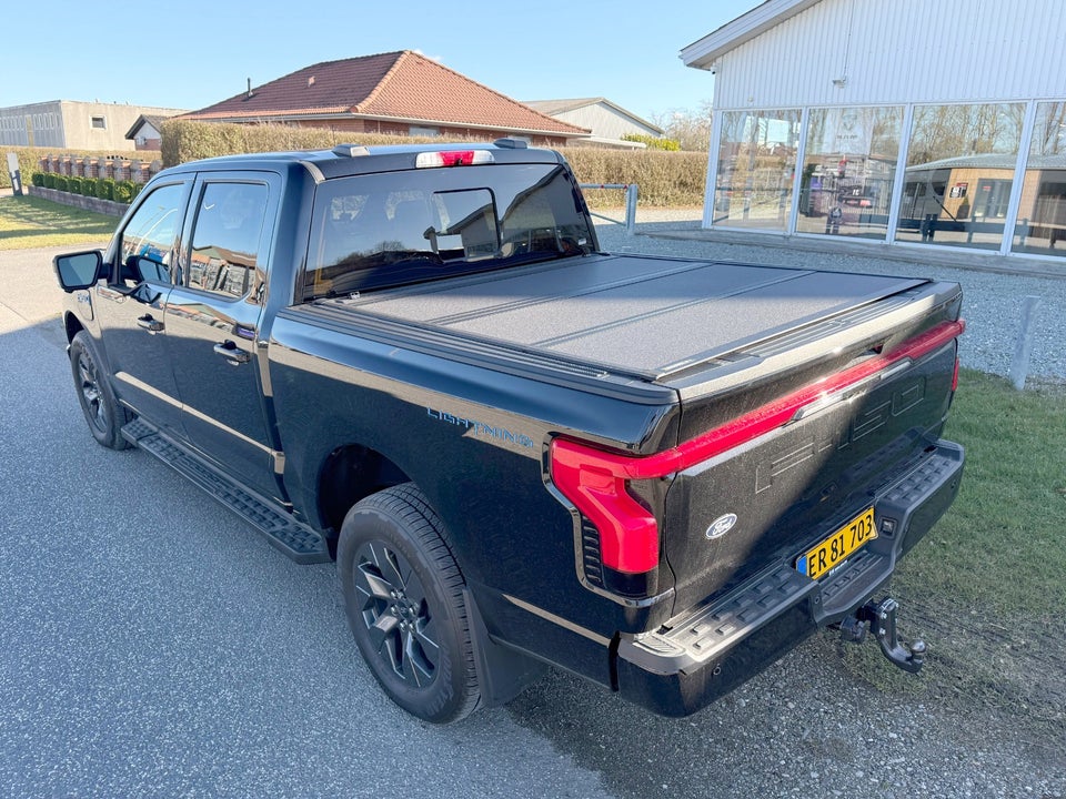 Ford F-150 131 Lightning Lariat Extended Range 4d