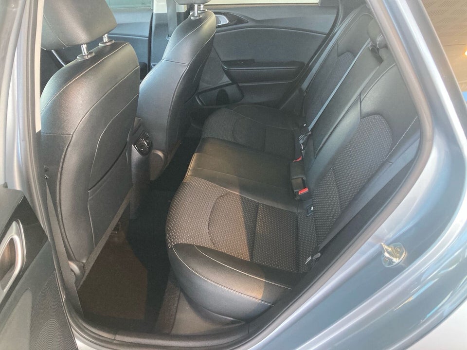 Kia Ceed 1,5 T-GDi mHEV Comfort Upgrade SW DCT 5d