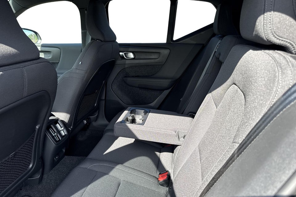 Volvo EX40 Standard Range Plus 5d