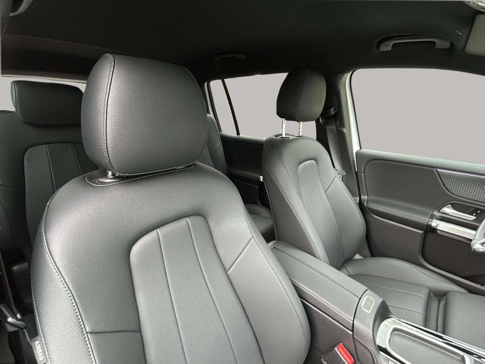 Mercedes EQB300 Progressive Advance Plus 4Matic 7prs 5d