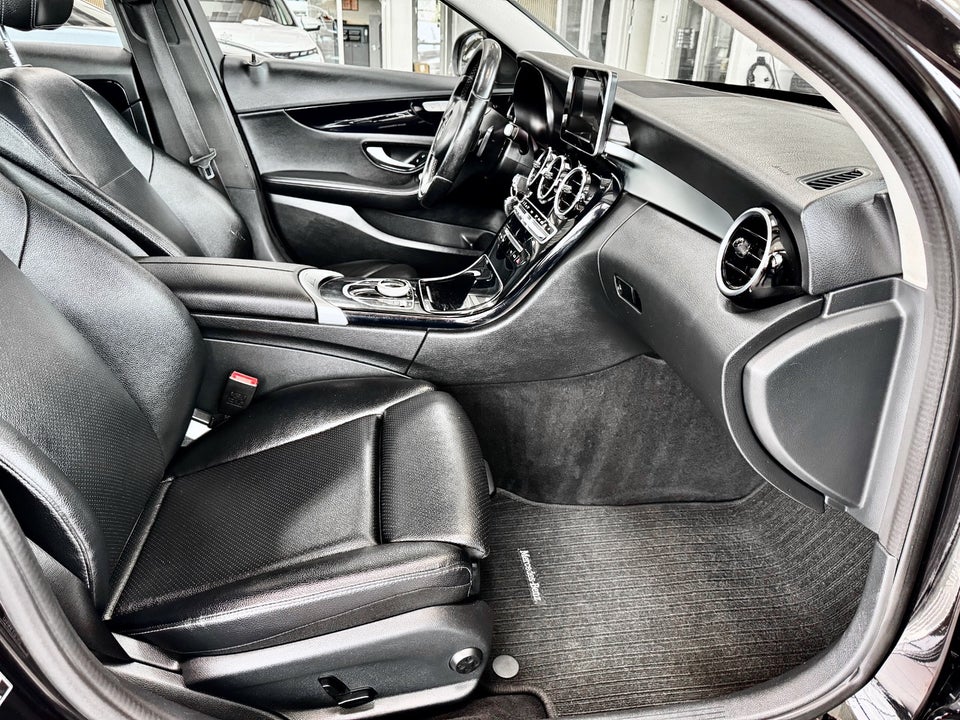 Mercedes C200 d 2,2 AMG Line stc. aut. 5d