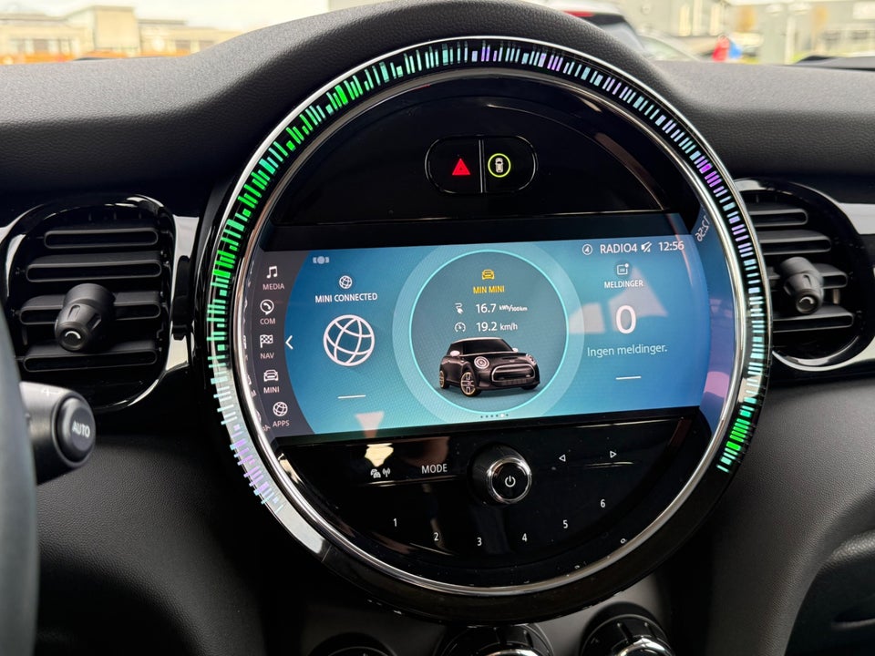 MINI Cooper SE Essential 3d