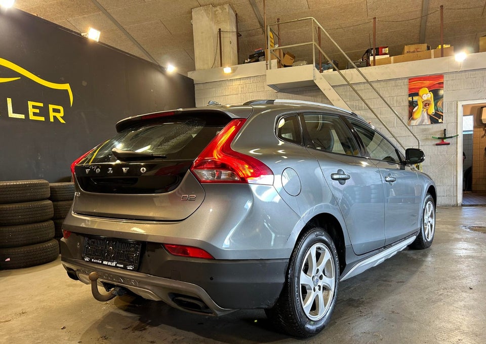 Volvo V40 CC 1,6 D2 115 Momentum 5d